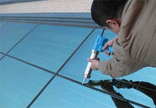 如何選購玻璃膠